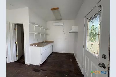 1017 W Nueces Street, Victoria, TX 77901 - Photo 21