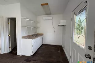 1017 W Nueces St, Victoria, TX 77901 - Photo 21