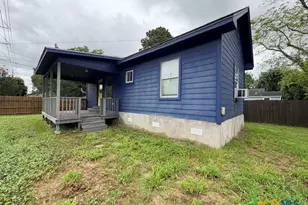 1017 W Nueces St, Victoria, TX 77901 - Photo 13