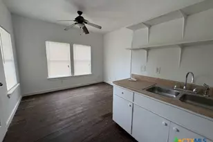 1017 W Nueces St, Victoria, TX 77901 - Photo 23