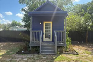 1017 W Nueces St, Victoria, TX 77901 - Photo 15