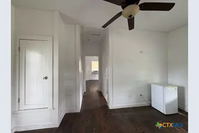 1017 W Nueces Street, Victoria, TX 77901 - Photo 7