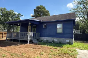 1017 W Nueces St, Victoria, TX 77901 - Photo 3