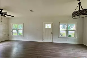 708 Sheffield Ave, Llano, TX 78643 - Photo 9