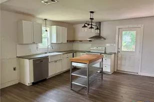 708 Sheffield Ave, Llano, TX 78643 - Photo 5