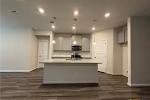 1250 Lennea, New Braunfels, TX 78130 - Photo 5