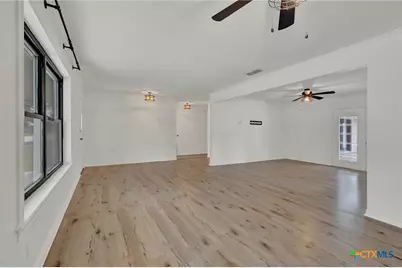608 Creek Drive, New Braunfels, TX 78130 - Photo 7