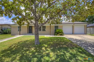 608 Creek Dr, New Braunfels, TX 78130 - Photo 5