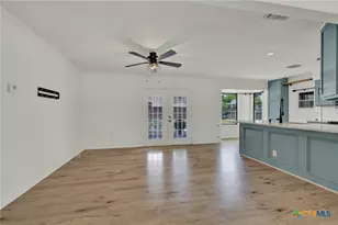 608 Creek Dr, New Braunfels, TX 78130 - Photo 9