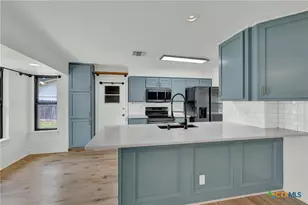 608 Creek Dr, New Braunfels, TX 78130 - Photo 11