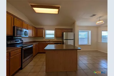 268 Goliad Drive, New Braunfels, TX 78130 - Photo 5