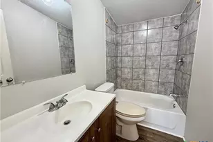 319 E Zipp Rd, New Braunfels, TX 78130 - Photo 13