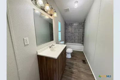319 E Zipp Road, New Braunfels, TX 78130 - Photo 9