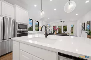 655 Vireos St, New Braunfels, TX 78132 - Photo 11