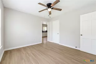 212 S 26th St, Temple, TX 76501 - Photo 11