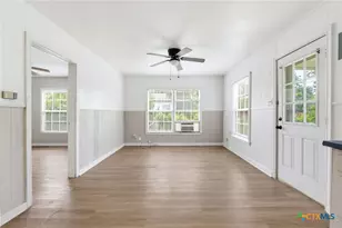 212 S 26th St, Temple, TX 76501 - Photo 9