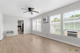 212 S 26th St, Temple, TX 76501 - Photo 3