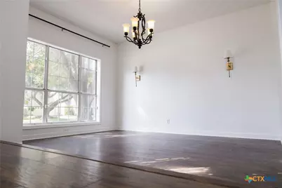 207 Champions Row, Victoria, TX 77904 - Photo 5