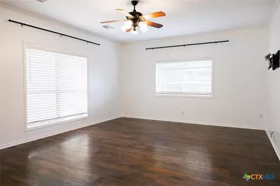 207 Champions Row, Victoria, TX 77904 - Photo 15