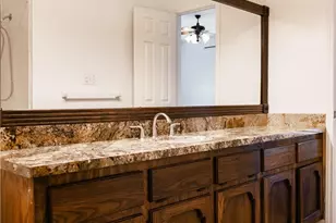 207 Champions Row, Victoria, TX 77904 - Photo 13