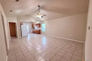 1035 Helen Dr, New Braunfels, TX 78130 - Photo 3