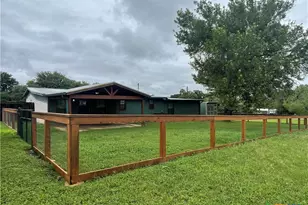 365 Forshage Blvd, Seguin, TX 78155 - Photo 3