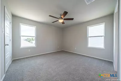 304 W Martindale, Seguin, TX 78155 - Photo 17