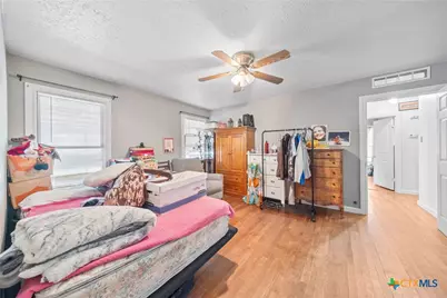 1007 W Avenue A, Lampasas, TX 76550 - Photo 19