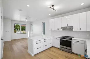 104 Lively Ln, San Marcos, TX 78666 - Photo 9