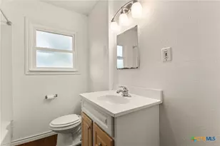 432 Romberg St, Seguin, TX 78155 - Photo 9