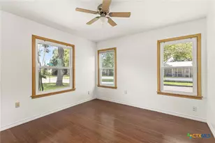 432 Romberg St, Seguin, TX 78155 - Photo 7