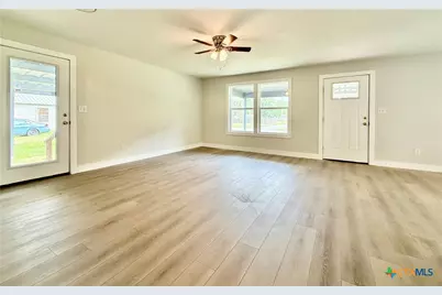 307 S East Street, Edna, TX 77957 - Photo 11