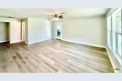 307 S East Street, Edna, TX 77957 - Photo 13