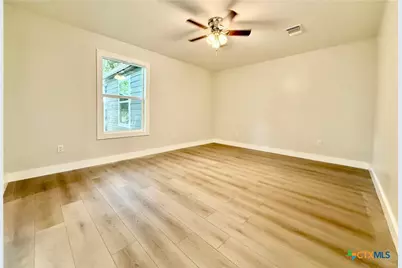 307 S East Street, Edna, TX 77957 - Photo 23