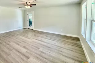 307 S East St, Edna, TX 77957 - Photo 15