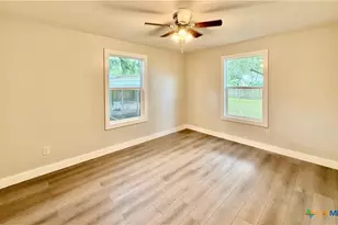 307 S East St, Edna, TX 77957 - Photo 35