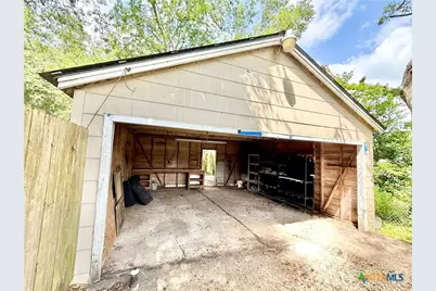 307 S East Street, Edna, TX 77957 - Photo 39