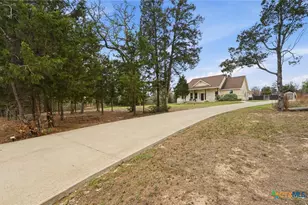 202 Cedar Hills Dr, Elgin, TX 78621 - Photo 3