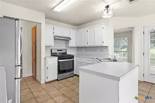714 Silver Creek Dr, Harker Heights, TX 76548 - Photo 5