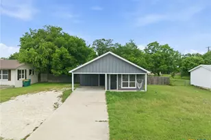 1309 W Main St, Gatesville, TX 76528 - Photo 1