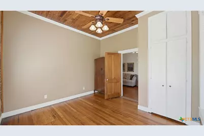 431 E Commerce Street, New Braunfels, TX 78130 - Photo 33