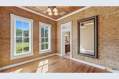 431 E Commerce Street, New Braunfels, TX 78130 - Photo 19