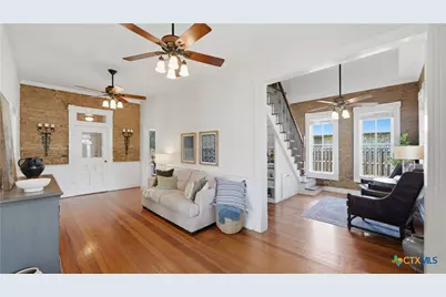 431 E Commerce Street, New Braunfels, TX 78130 - Photo 9