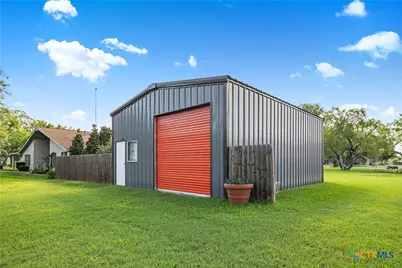 404 Cottonwood, Victoria, TX 77904 - Photo 13