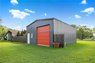 404 Cottonwood, Victoria, TX 77904 - Photo 13