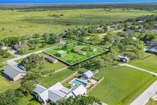 404 Cottonwood, Victoria, TX 77904 - Photo 7