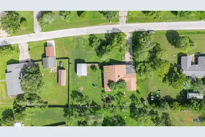 404 Cottonwood, Victoria, TX 77904 - Photo 9