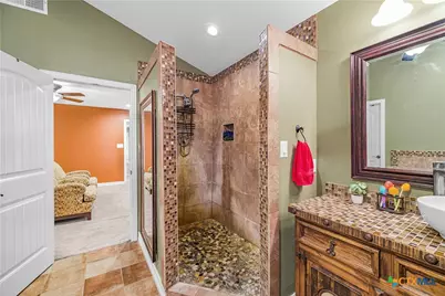 404 Cottonwood, Victoria, TX 77904 - Photo 25