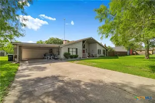 404 Cottonwood, Victoria, TX 77904 - Photo 5
