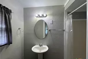 103 5th St, Seadrift, TX 77983 - Photo 5